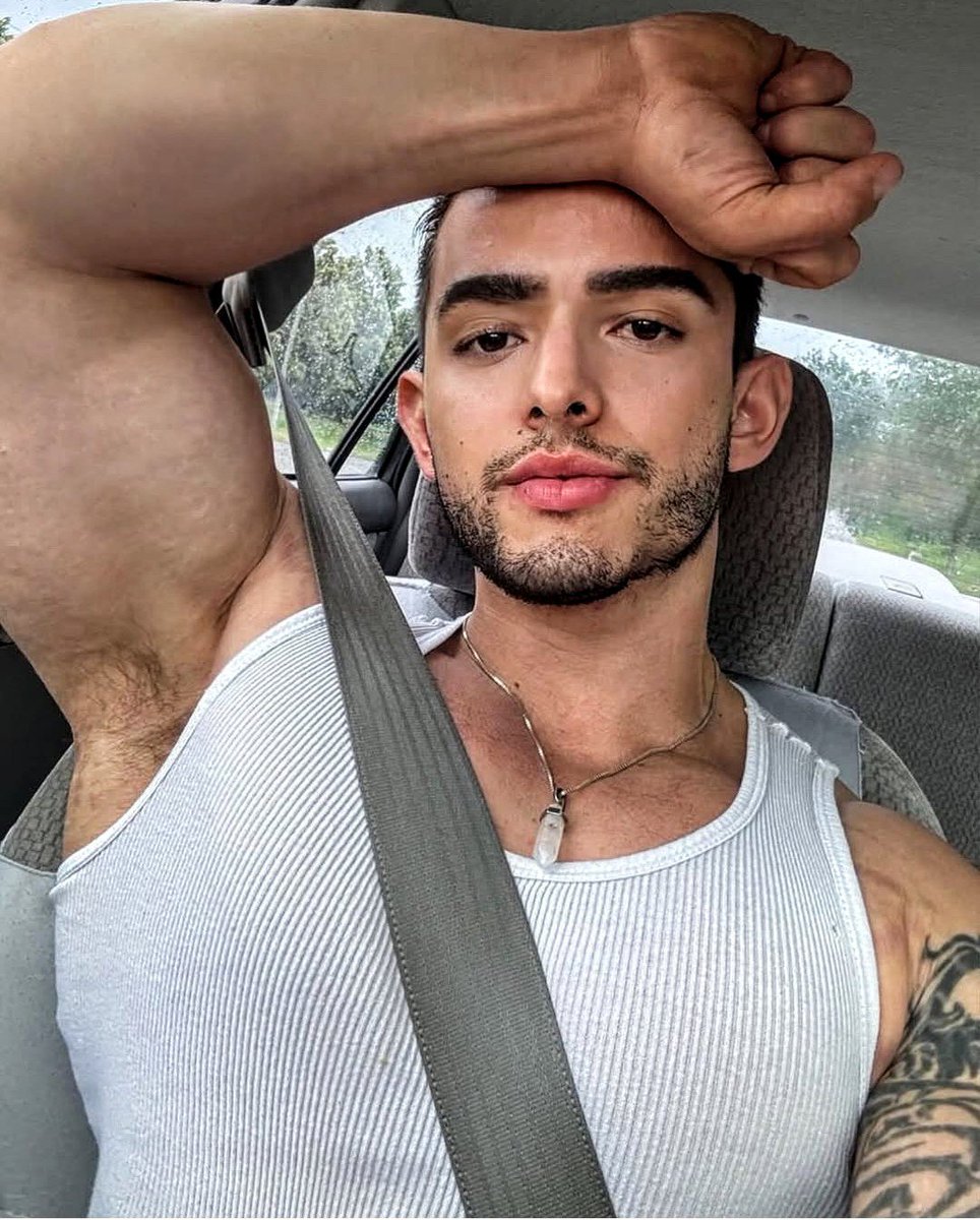 matureluv1's tweet image. “Looking like the reason you just missed your exit 😮‍💨 #CruiseControl #SundaySnacks”