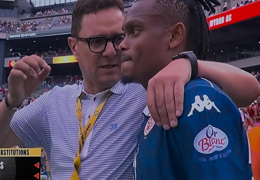 Leo Selemani Mwalimu kijana wetu kutoka Tanzania amecheza mechi ya kombe la dunia la vilabu dhidi ya Juventus ya Italia. Kwenye dakika zote 45 alizocheza, Mwalimu amepiga pasi zote kwa usahihi bila kupoteza hata moja na amepiga shuti lilolenga goli. Respect kwake.