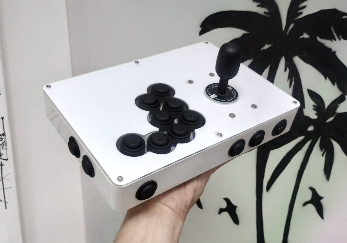 I want to sell/offer this lovely custom layout Kombox/Enth as test (maybe to offer more), I made it for myself. I propose it because I like it a lot (safe purchase).
Full Krm V3 clicky, 
JLX, Gp2040,
MurakumoXEnth dustwasher
Enth capsule top. High quality small build.
240-250 +