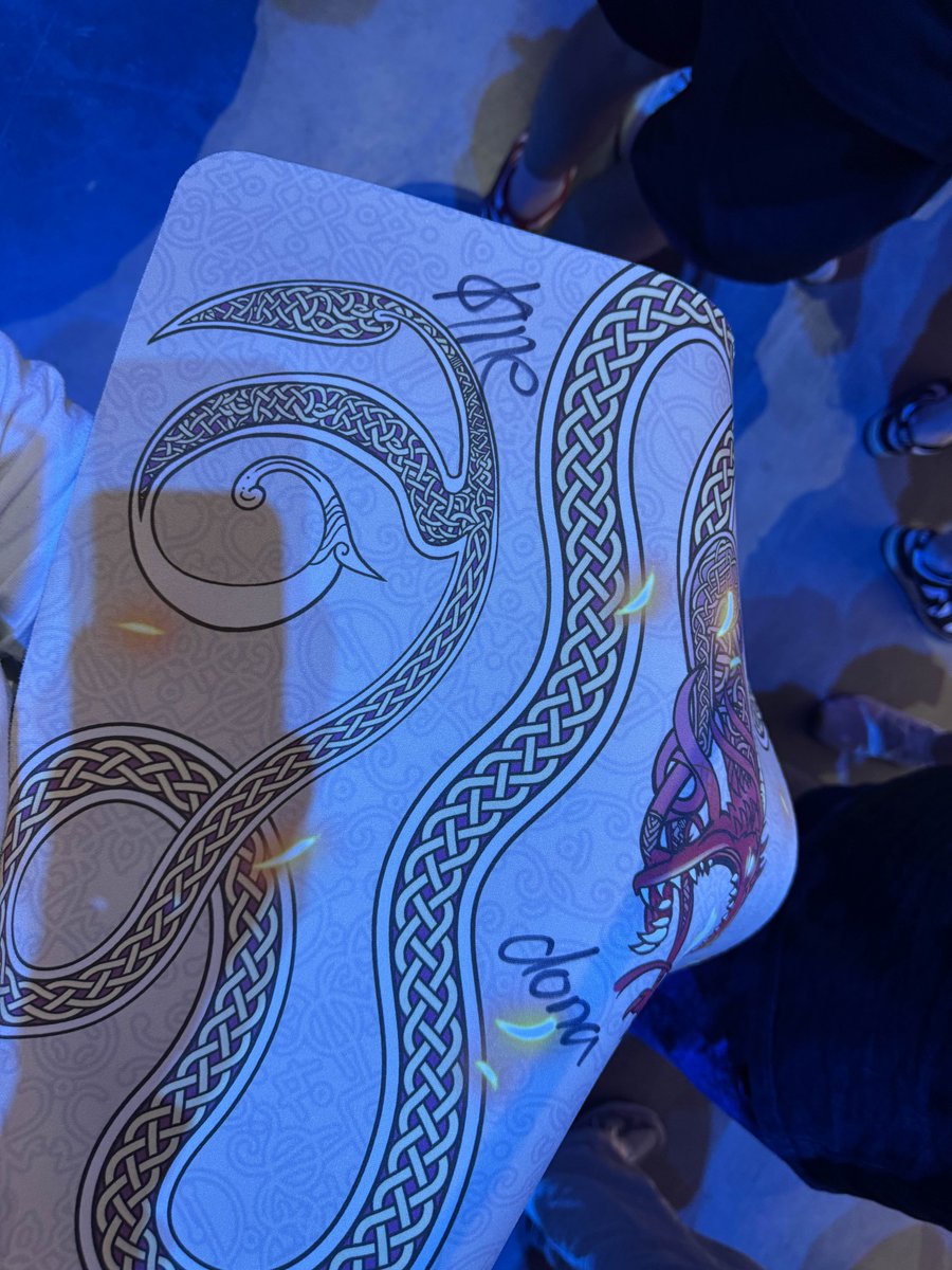 Apocasy's tweet image. Chat yall don’t know how excited I am. Gave only 2 away