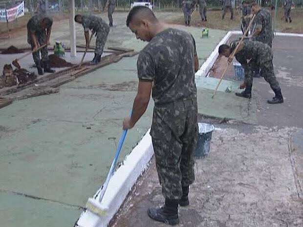 TVBugres's tweet photo. AGORA: Lula envia tropas do exército brasileiro para pintarem calçadas de Teerã, em resposta a ataque norte-americano https://t.co/MQTnbhMfWH