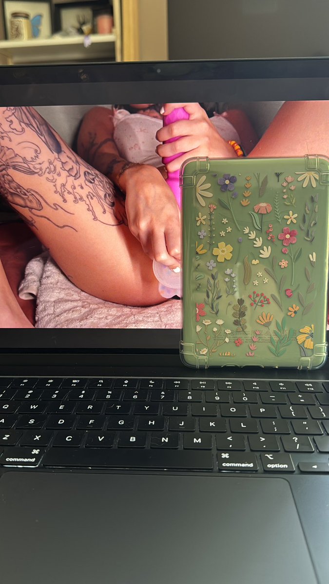 Editing this video right now to send out😋 
talking to you while playing with myself😋💗
Sub before I send it out to get it!!

#findom #LoveIsland #femdom #pretty #wata #cvm #pigpay #arch #followme #feetworshi̇p #paymybills #gamergirl #godess #OF #wataa