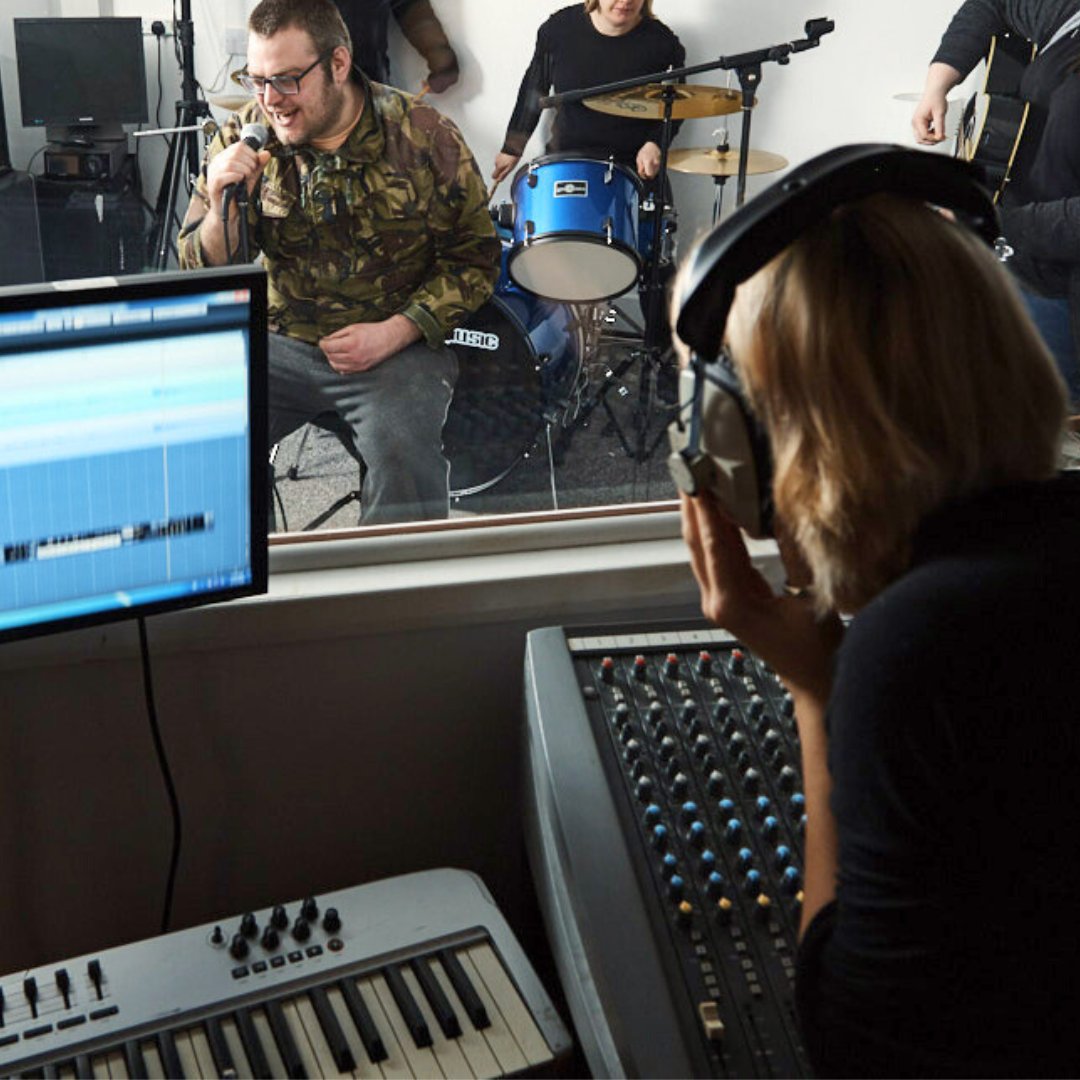 Do you love music? Want to learn how gigs and music events are organised?

Learn about working behind the scenes in the music industry - we have spaces in our ‘Amplified’ group on Wednesdays in Canterbury.

Find out more about Amplified:
bemix.org/amplified-musi…

#Kent