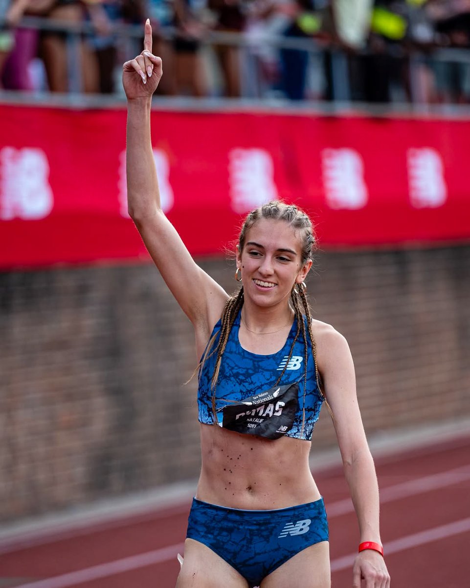 TrackGazette's tweet photo. 16-year-old Natalie Dumas 🇺🇸 completes insane TRIPLE at the NB Outdoor Nationals!

🥇 400mH - 55.99
🥇 400m - 51.14
🥇 800m - 2:00.11

3 Meet Record in 3 days!!

She's still a High School Junior.

📸 Leo Schlechter/Runnsphere https://t.co/sGPEm5c5xN