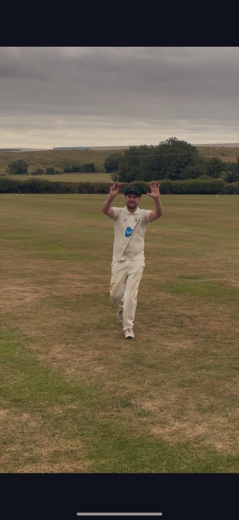 spondoncc's tweet photo. 𝐃𝐨𝐧 𝐨𝐟 𝐭𝐡𝐞 𝐃𝐚𝐲 🌟

William George Bromfield

9 overs 15 runs 5 wickets 👏🏽 

Will’s 5 wickets helped the 4XI to a winning draw against Chelleston CC! 

#TheDons 💛💚

Award sponsored by Zan Fish https://t.co/ILTpfD2oJe