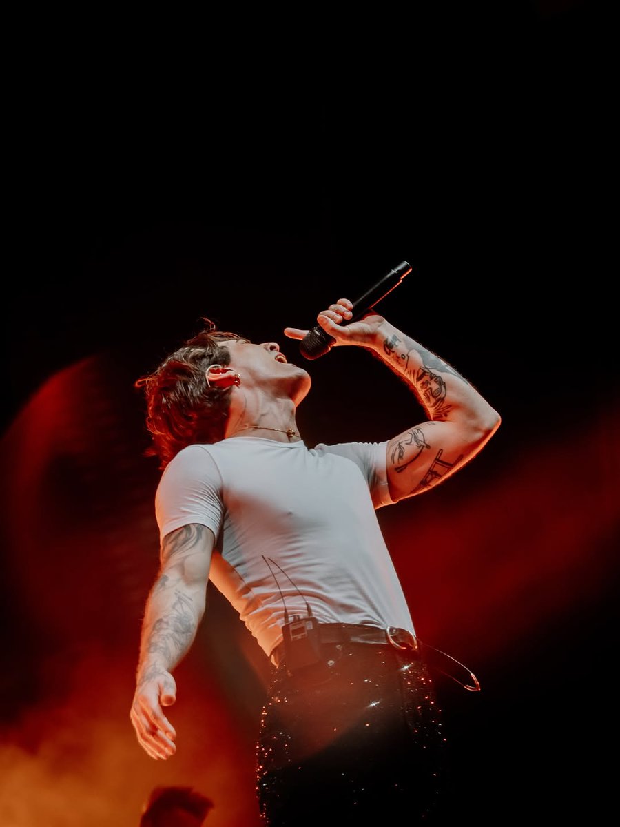 maneskin_arg_'s tweet photo. Nuevas fotos de Damiano tras su paso por Lisboa, Portugal 🇵🇹🔥

Recuerden seguirnos en Ig para ver toda la info al instante! https://t.co/PTCrHQ3ipQ