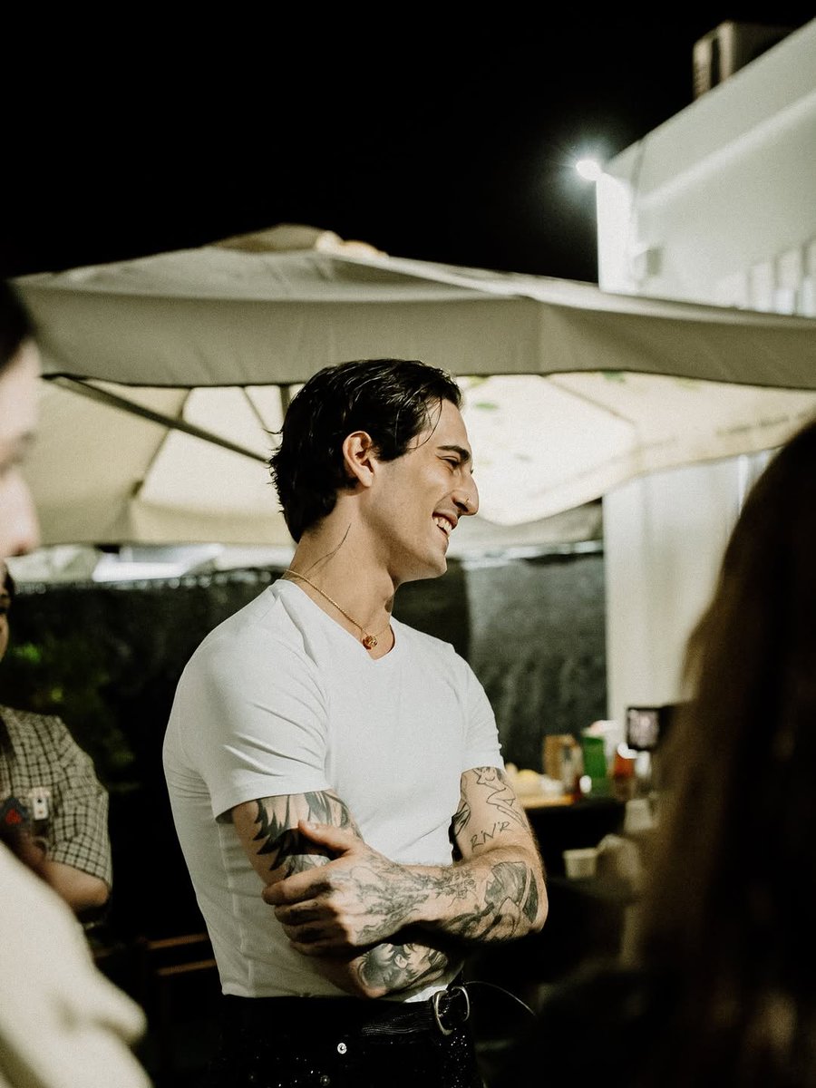 maneskin_arg_'s tweet photo. Nuevas fotos de Damiano tras su paso por Lisboa, Portugal 🇵🇹🔥

Recuerden seguirnos en Ig para ver toda la info al instante! https://t.co/PTCrHQ3ipQ