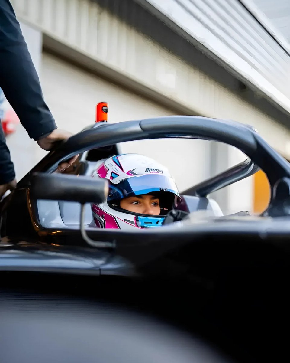 Two days. Two drivers. Two F4 point finishes!

Lisa Billard took P9 in French F4 Race 3 — her first single-seater points after a post-race penalty dropped her from P8.

Ella Lloyd followed up her F1 Academy run with more British F4 points at Oulton Park!

#FemalesInMotorsport