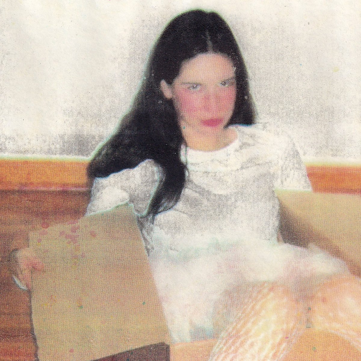 25.06 NO ES DORMIR

una canción sobre ser abandonada al final del día ……. sobre que la persona que quieres se duerma antes que tú …………. sobre que si de vd te quiere tu novio estará despierto. para. siempre

la portada preciosa es de molly soda who i admire deeply