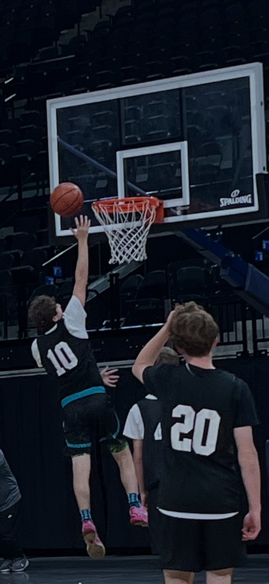 Really cool experience getting to play at the Intuit Dome! Getting the W an added bonus. 
#TeamVenom
#DG10