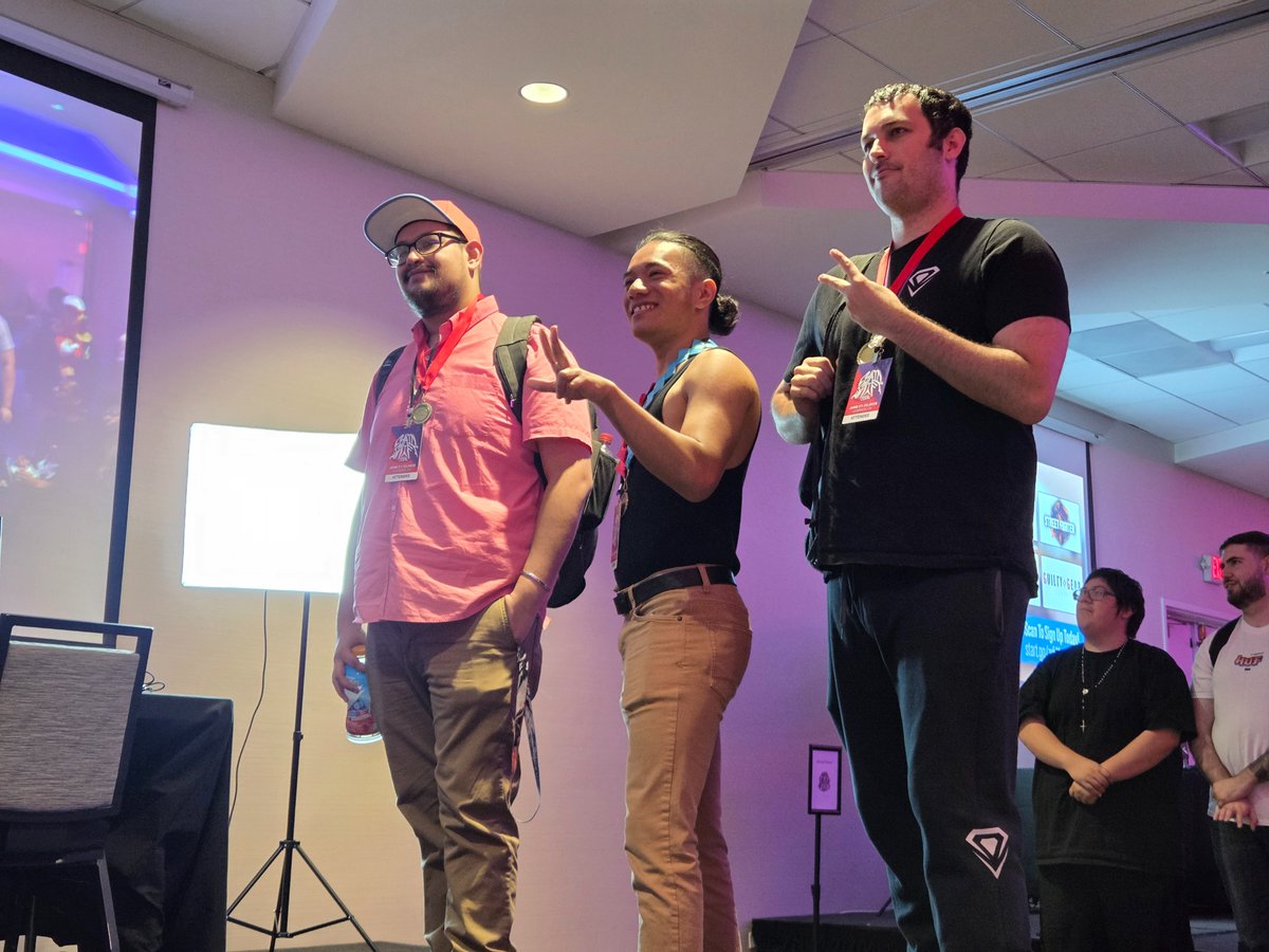 GUYS GUYS HE WON HE WON COTW 🥳😭😭😭