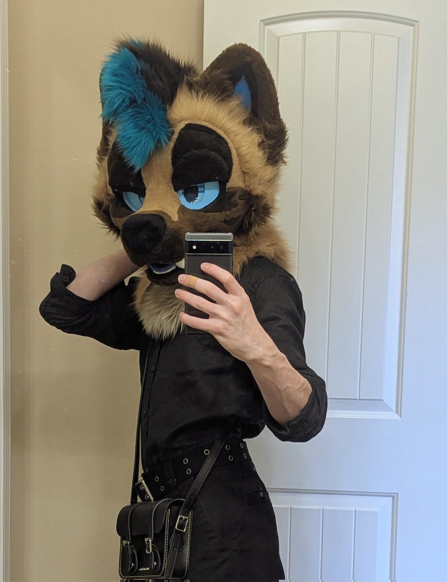 what do y'all think of the outfit?