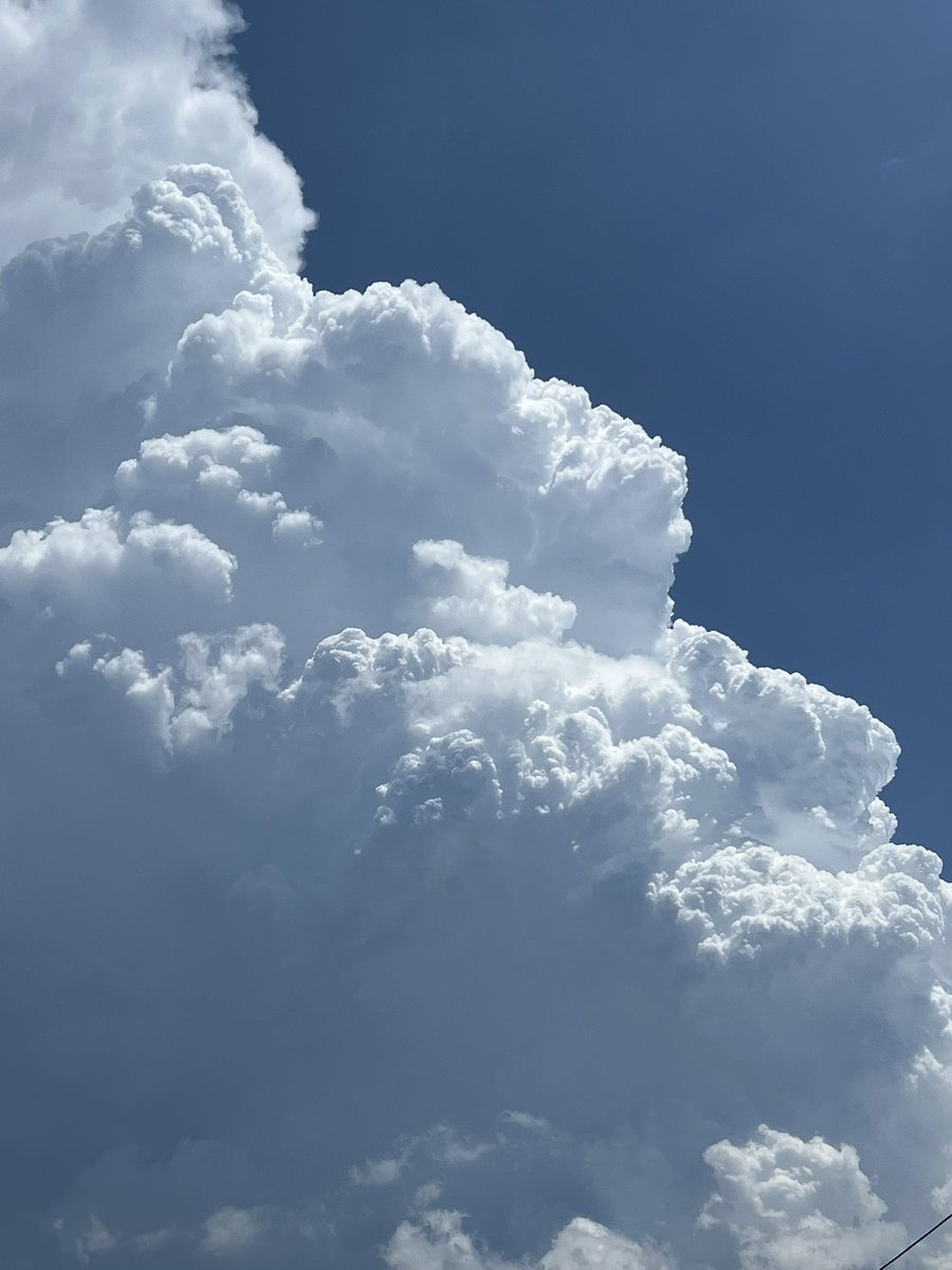 cloudavin's tweet image. Sometimes I look at the sky and realize I cannot possibly grasp how large some of these clouds are. In this His love is more like them than different.