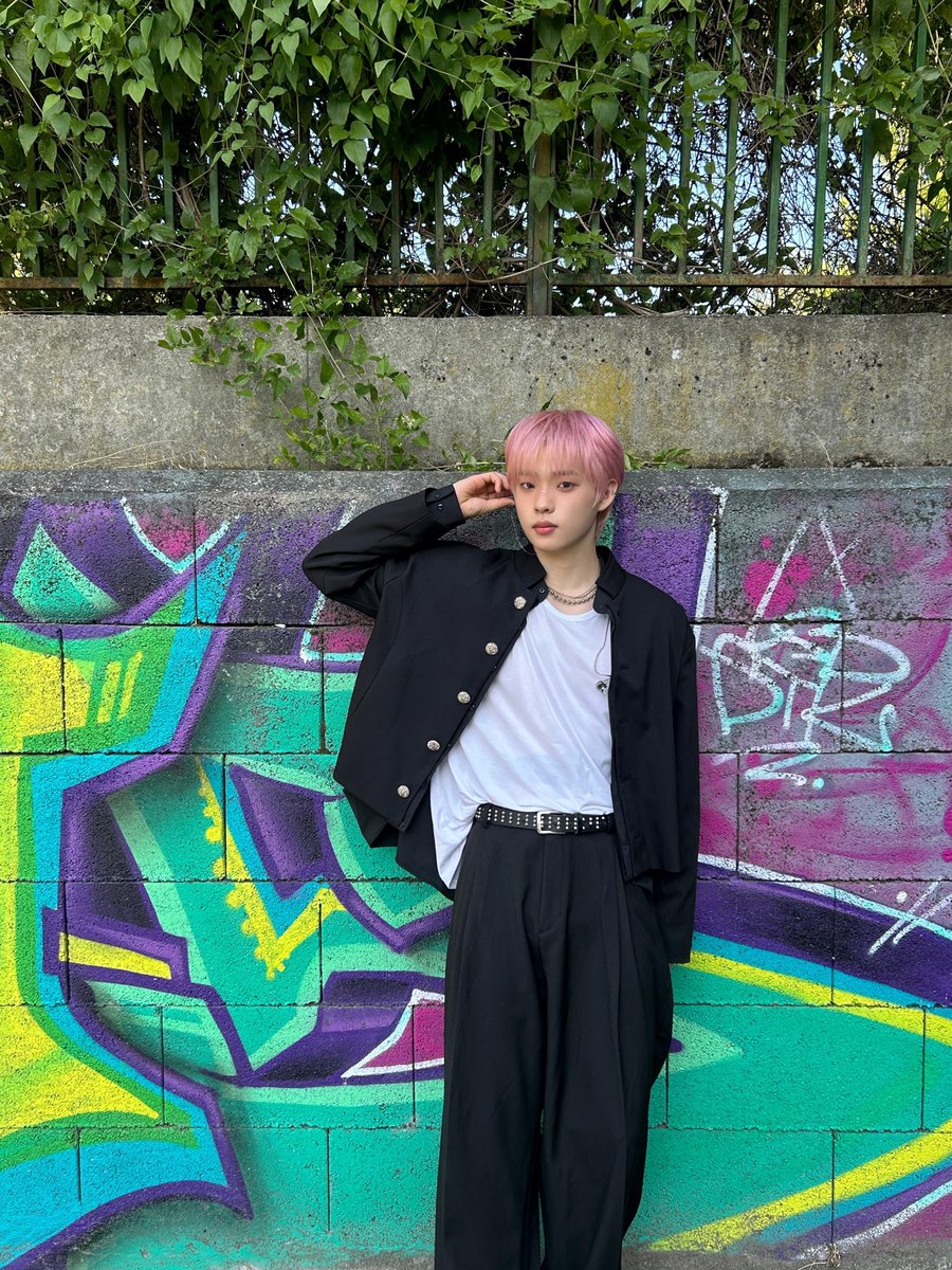 TIOT_NOW's tweet photo. [#예찬]
헝가리 부다페스트에서 끝까지 불태웠다…🔥🔥
With LOTI💕

#신예찬 #SHINYECHAN
#TIOT #티아이오티 https://t.co/0nHHhZ66oK