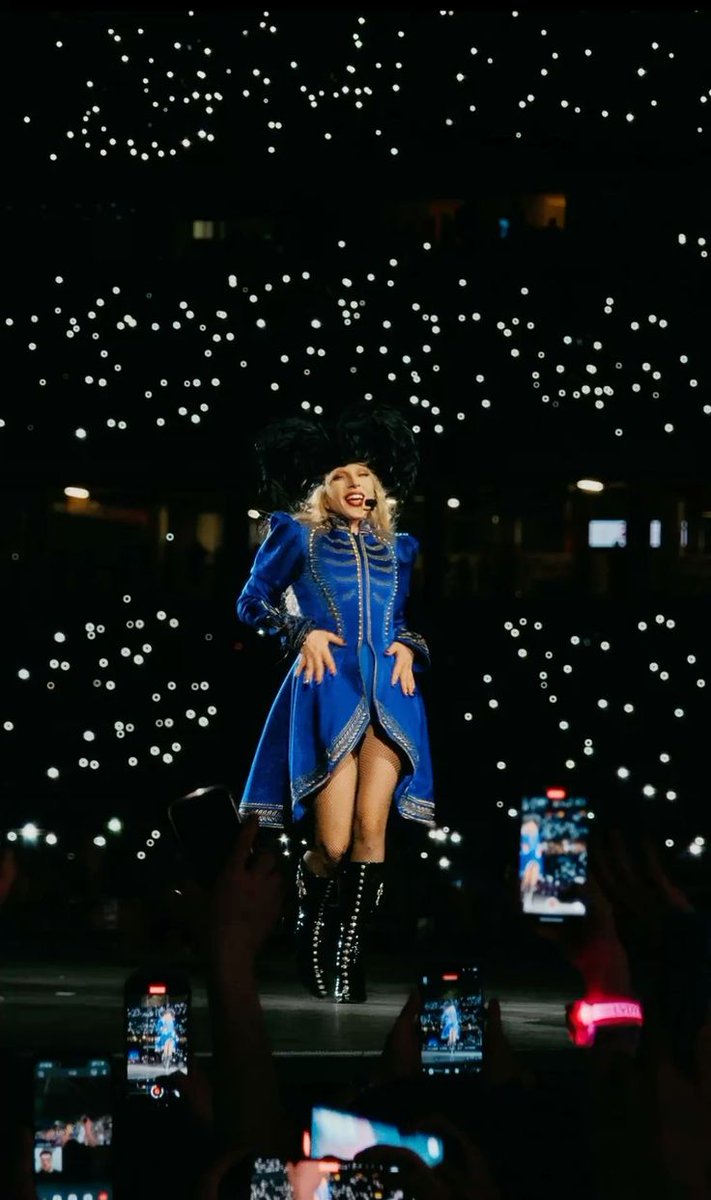 TeamGabs_'s tweet photo. Os shows da The Misstress of Vertigo World Tour em Istambul irão começar as 14h30 (Horário de Brasília) no horário local às 20h30 da noite! https://t.co/KeIrA7SMWN