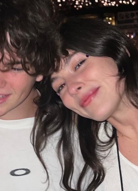 TEHEGRAC1E's tweet image. SHES SO CUTIE