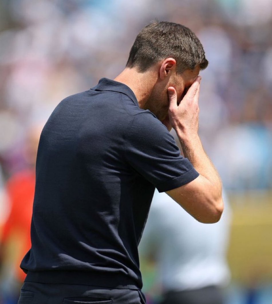 Castiillo_Rm's tweet photo. No me sale criticar a Xabi Alonso por absolutamente nada, él no tiene la culpa de que Asencio de repente sea retrasado mental y de que Mbappé se esté cagando vivo. Aceptó comerse este marrón sin dudarlo, no me voy a bajar de este barco en la vida. https://t.co/XioWmIJgz9