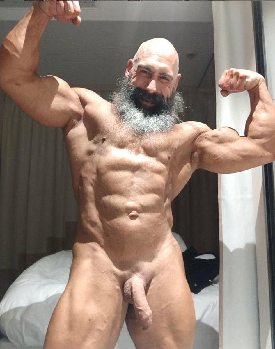 hulkygods's tweet photo. Enrico Magnani é absurdamente fascinante! Maraviloso demais. https://t.co/Ki2NVmnqOT