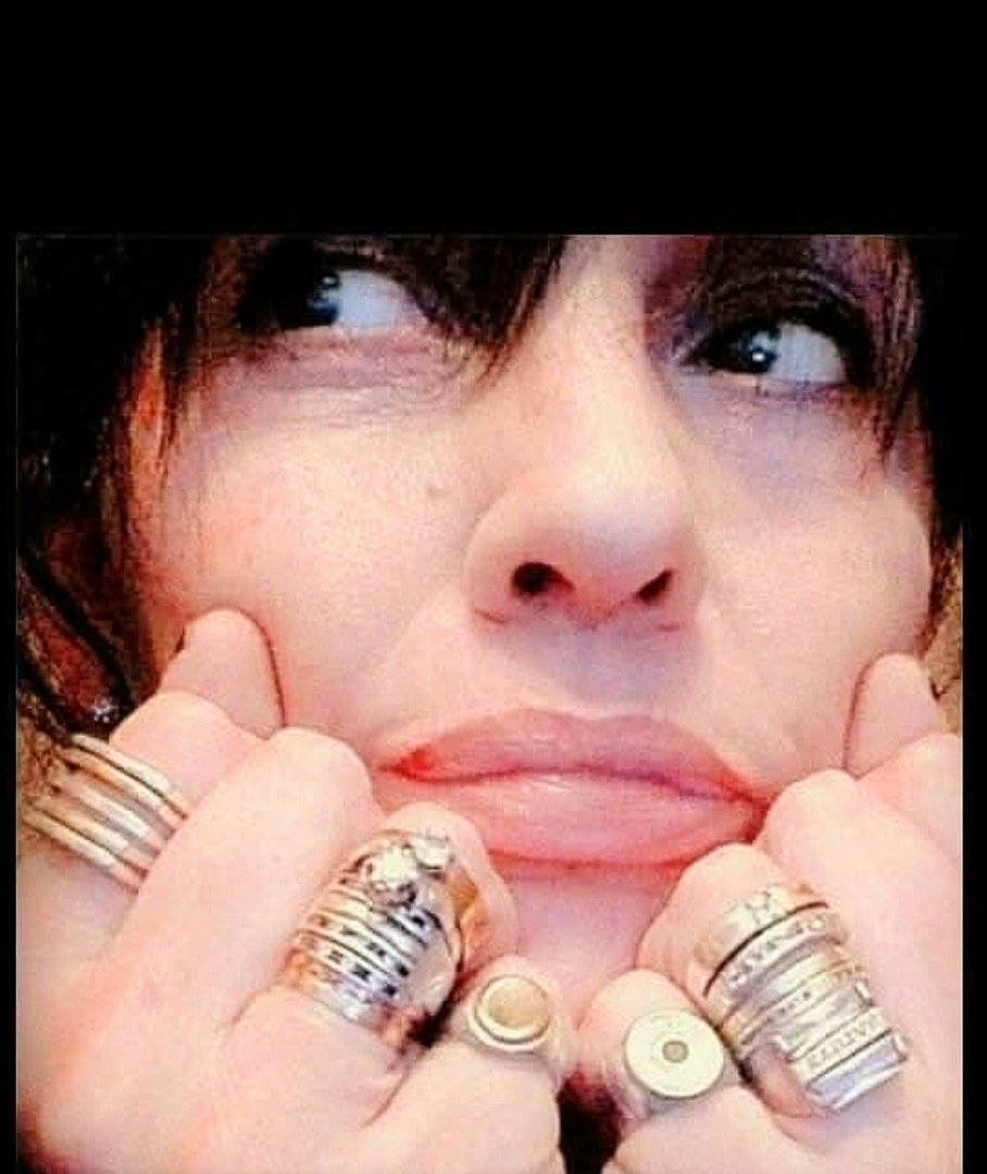 💋ᄅ ɹǝɾnɯ ǝp ǝɯnɟɹǝd💚 tweet media