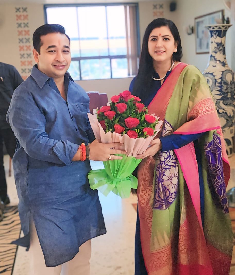 Kajal HINDUsthani (@kajal_jaihind) on Twitter photo हिंदू हृदय सम्राट, भगवाधारी लीडर और हमारे प्रिय भाई <a href="/NiteshNRane/">Nitesh Rane</a> को जन्मदिवस की ढेर सारी शुभकामनाएं।🚩💐
महादेव और माँ जगदंबा की कृपा सदैव आप पर बनी रहे, आपके उज्जवल भविष्य, स्वस्थ जीवन और दीर्घायु की प्रार्थना करते है।
गर्व है भाई आप पर, जय सिया राम 🚩🙏🏻 हिंदू हृदय सम्राट, भगवाधारी लीडर और हमारे प्रिय भाई <a href="/NiteshNRane/">Nitesh Rane</a> को जन्मदिवस की ढेर सारी शुभकामनाएं।🚩💐
महादेव और माँ जगदंबा की कृपा सदैव आप पर बनी रहे, आपके उज्जवल भविष्य, स्वस्थ जीवन और दीर्घायु की प्रार्थना करते है।
गर्व है भाई आप पर, जय सिया राम 🚩🙏🏻