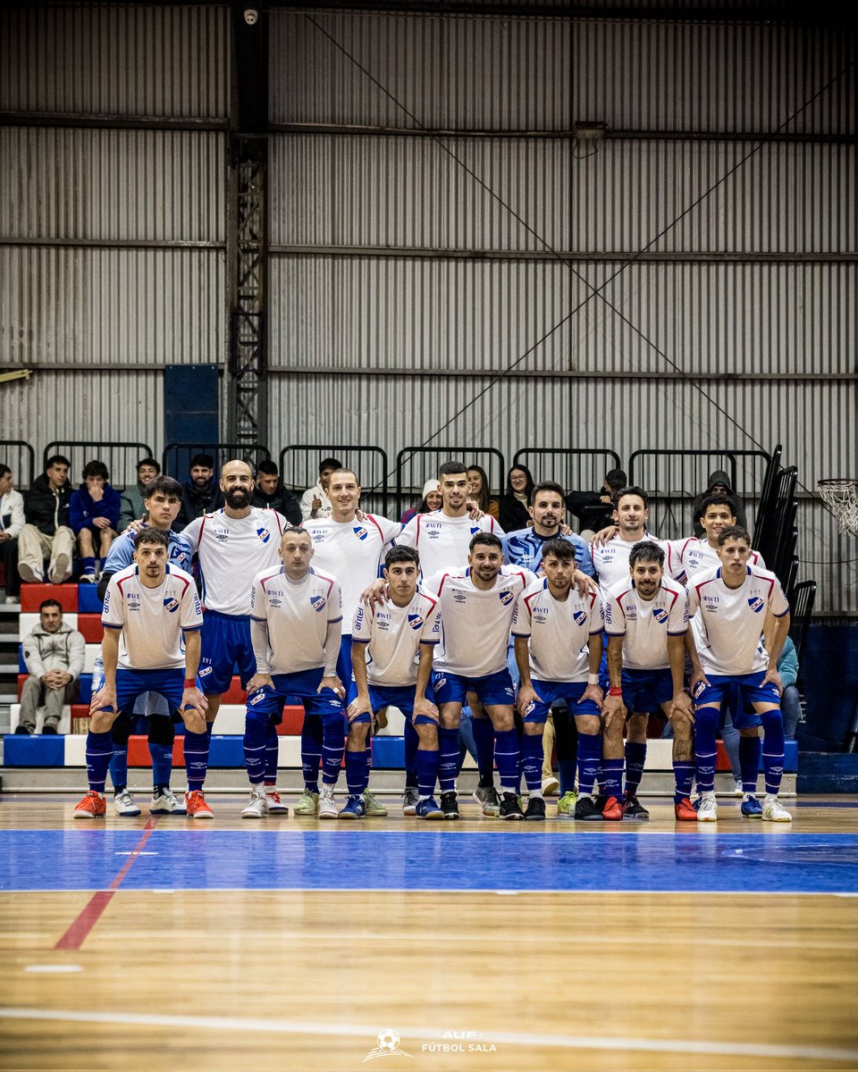 POBRE CARBONERO SE QUIEREN MATAR, PORQUE SABEN QUE A LOS BOLSOS NO NOS GANAN NUNCA MÁS...

VICTORIA CLÁSICA EN FUTSAL DE ATRÁS, A LO NACIONAL.