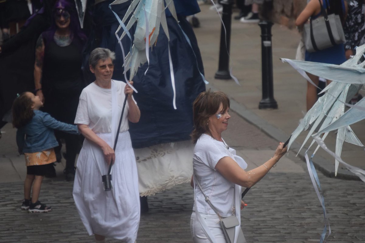 chesterherifest's tweet image. Another fantastic parade today! Thanks @ShitChester for the photos! 🪿