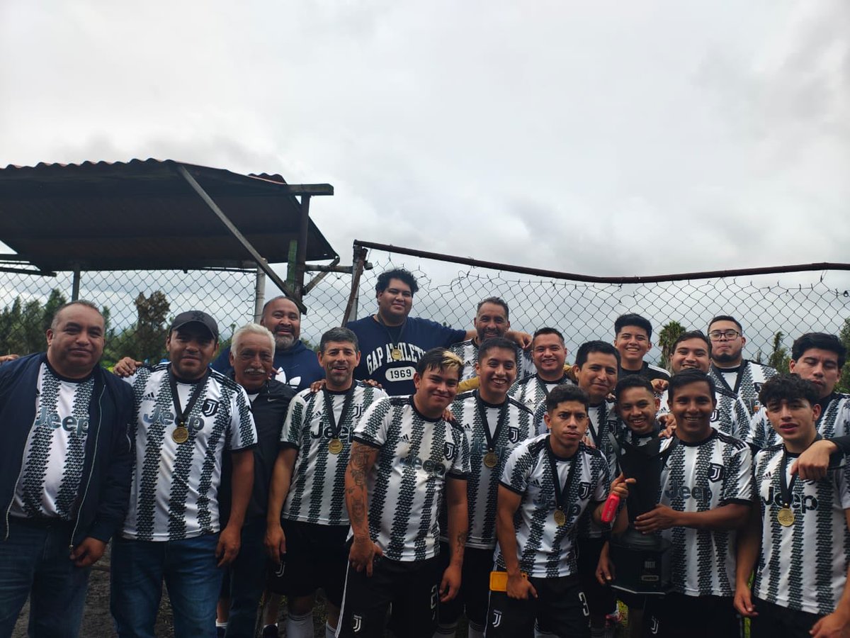 poqueroger's tweet photo. ⁦@juventusfc⁩ Saludos desde Mexico, Juventus CDMX campeón temporada 2024-2025 https://t.co/7ZBxn2G2Xi
