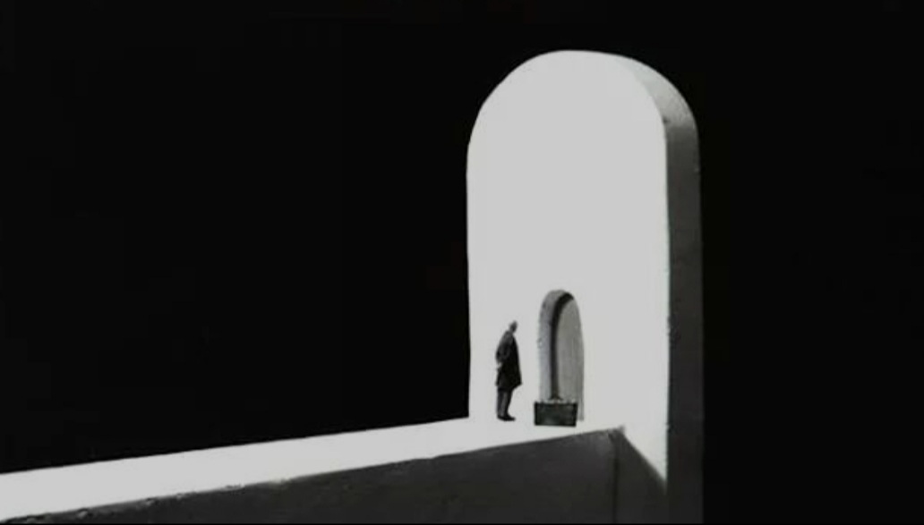 .... dünyevî dostlar ve rütbeler kabir kapısına kadardır.
(16.Mektup)