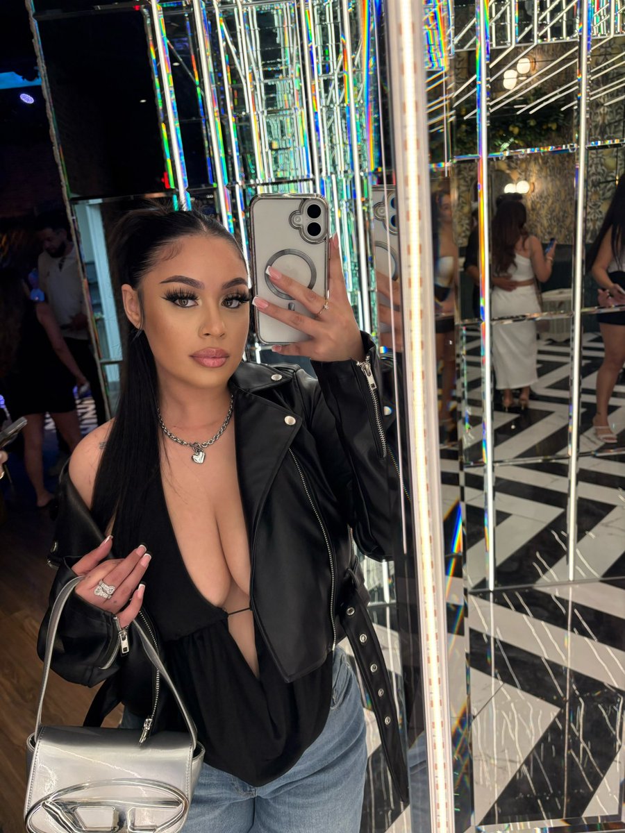 sophiaabosss's tweet photo. https://t.co/4NBGitI4GC