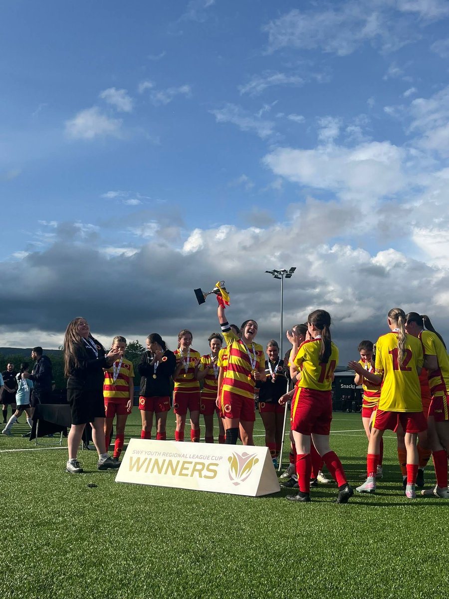 Rossvale Girls Under 16s and under 18s winning League Cup Finals today at Southbank. 16s beating Milngavie 4-0 and 18s beating Gartcain 5-2. Both opposition were brilliant opponents and made the teams work hard for their wins.