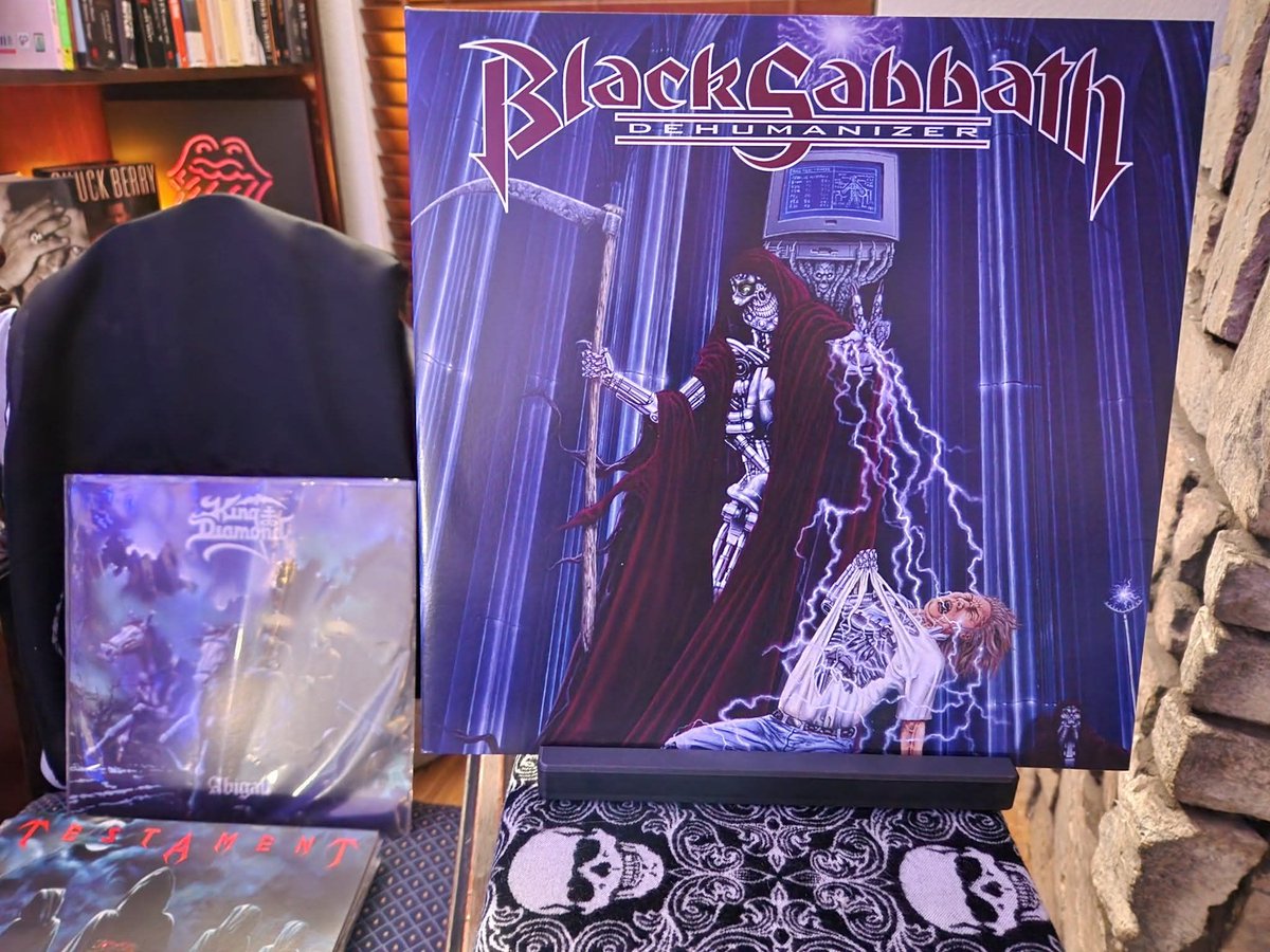 magtwigz's tweet photo. Released #otd 1992 #dehumanizer https://t.co/5Abssx8q0a