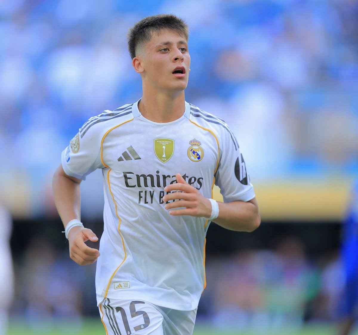 madrid_total2's tweet image. 🚨 SORTEO INTERNACIONAL

CAMISETA DE JUDE BELLINGHAM O ARDA GÜLER REAL MADRID. 2025/26.

Requisitos:
• RT
• Follow @madrid_total2 y @futboljersey7

Opcional: Mencionar a 1 amigo para doble participación