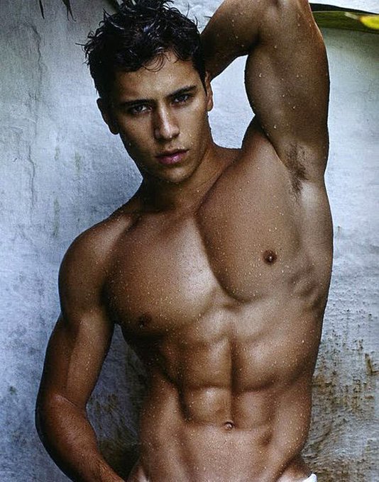 Once again
I'm spending my birthday posting my favorite photos. 

Renato Ferreira 

I still say that #Brazil gets more than its share of the best DNA.