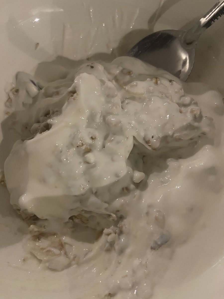 MeetJMB's tweet photo. for dinner, I am having parfait only. 

emphasis on ONLY! 

#weightlosslifestyle #weightlosscoach #healthyeating #lightdinner #wewon’teatnothingelse https://t.co/7NpHcEBxrs