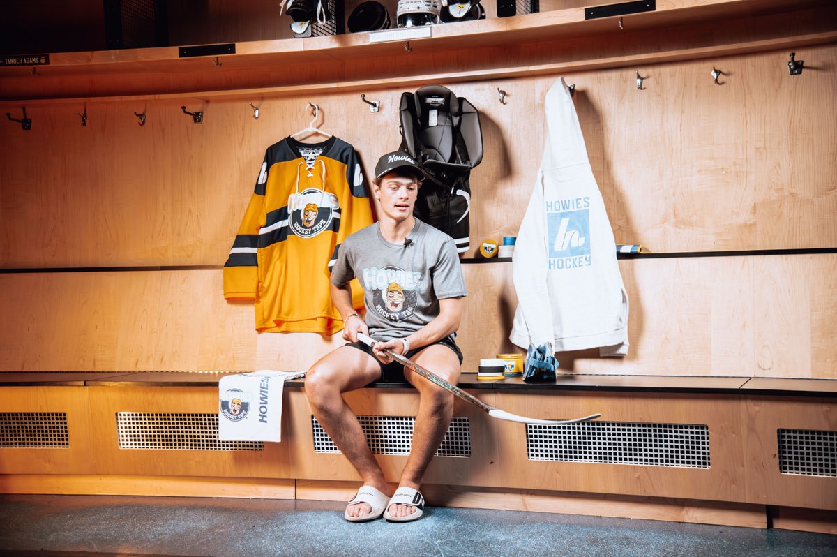 How many Howies products are in this photo 🤔 #StickWithTheBest