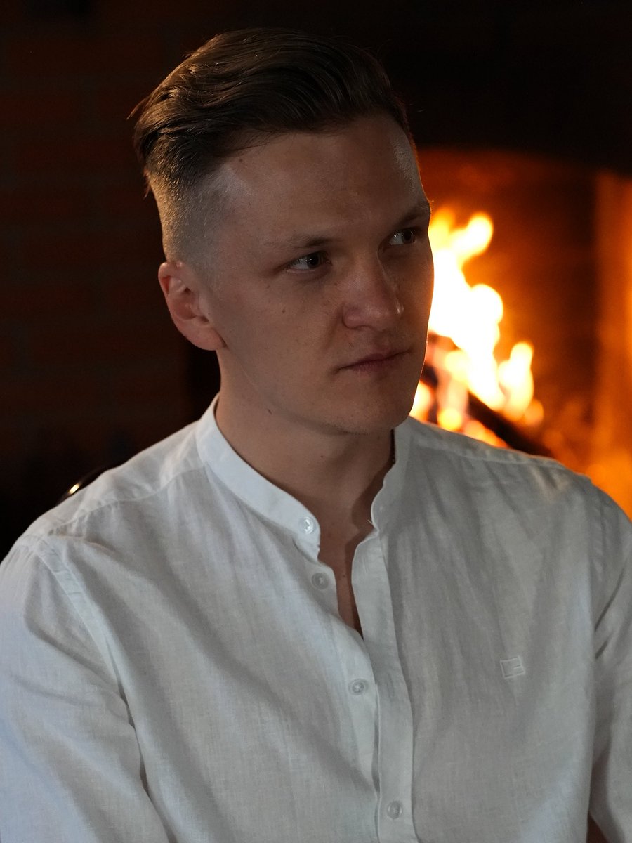 I’m a veteran.

Thanks to all my brothers and sisters in arms — those I know and those I don’t.
I had the honor to fight on the battlefield with you🦾
And also to share hospital rooms and psych wards with you.

To all civilians and volunteers who supported, wrote, delivered