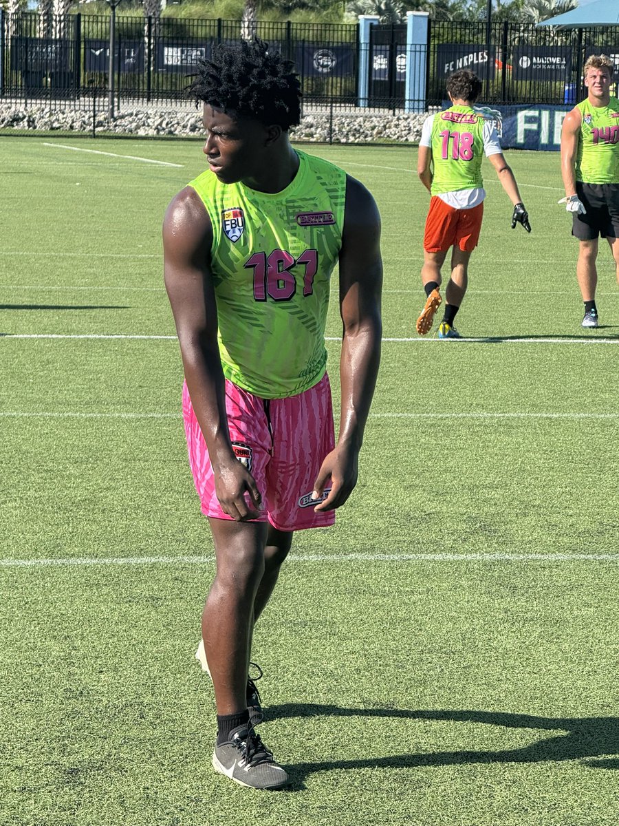 Coach Robert Edwards tweet media