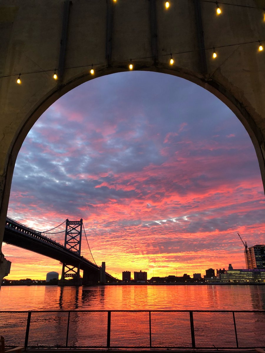 DelRiverWfront's tweet image. Shades of pink.  

📸 jarreaujoy on IG

#MyPhillyWaterfront #VisitPhilly #whyilovephilly #Phillyphotographer #Philadelphiaphotographer #phillyframes