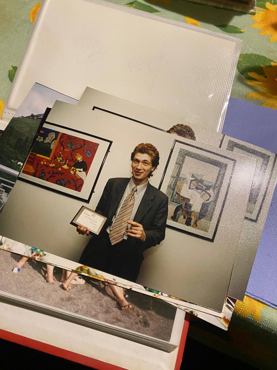 ура новий день в інтернеті коли люди пишуть хуйню!

тож закиньте на збір пліз
send.monobank.ua/jar/3CuQW3CUYY…

за донат від 300 грн можна придбати книгу мого батька "метафізичні варіації. марґіналії до трактату про істину.
і будь-який донат бере участь у розіграші його збірки поезій