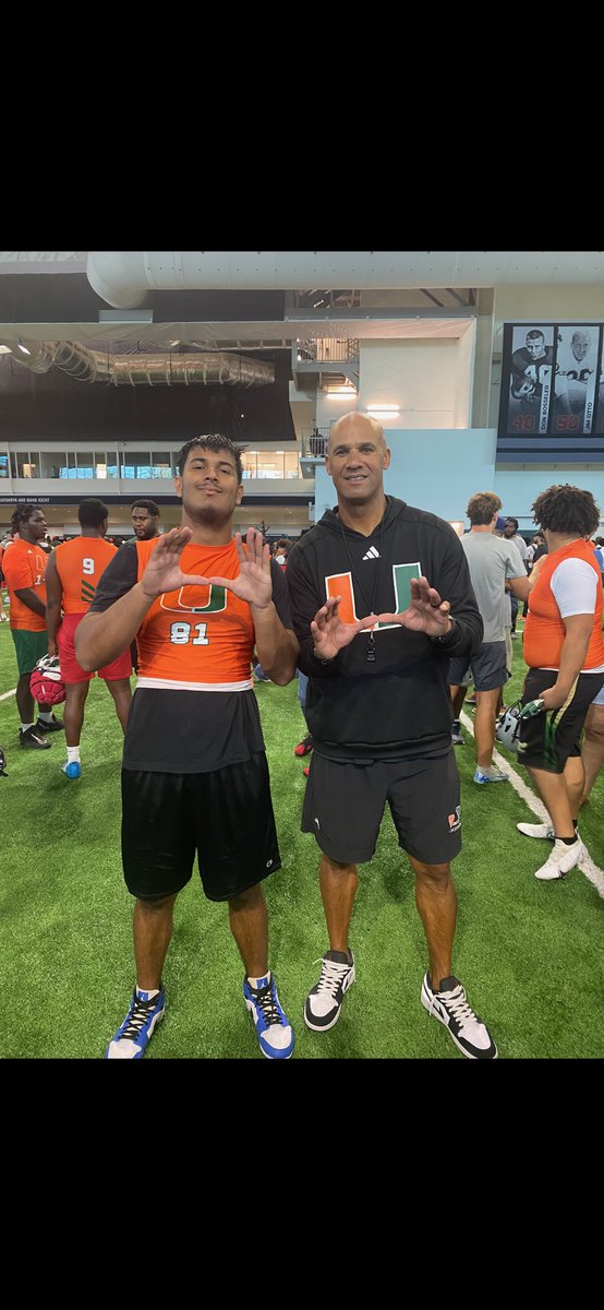 Jordanruiz95_'s tweet photo. Had a great day at @CanesFootball  camp special shout out to @coachstroud for all the pointers 🙌🏼🙌🏼

Also shout out to the legend Jason Taylor

@CoachGGrady @BrunswickFB https://t.co/q2K66e8Lkd