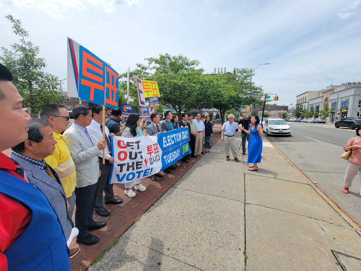 SandraForNY1's tweet photo. We marched and rallied to get out the vote in Flushing today with District Leader John Park and community leaders from the Korean community. Make your plan to vote now: https://t.co/HcaPrrBfHt https://t.co/TnAaKbiJfN