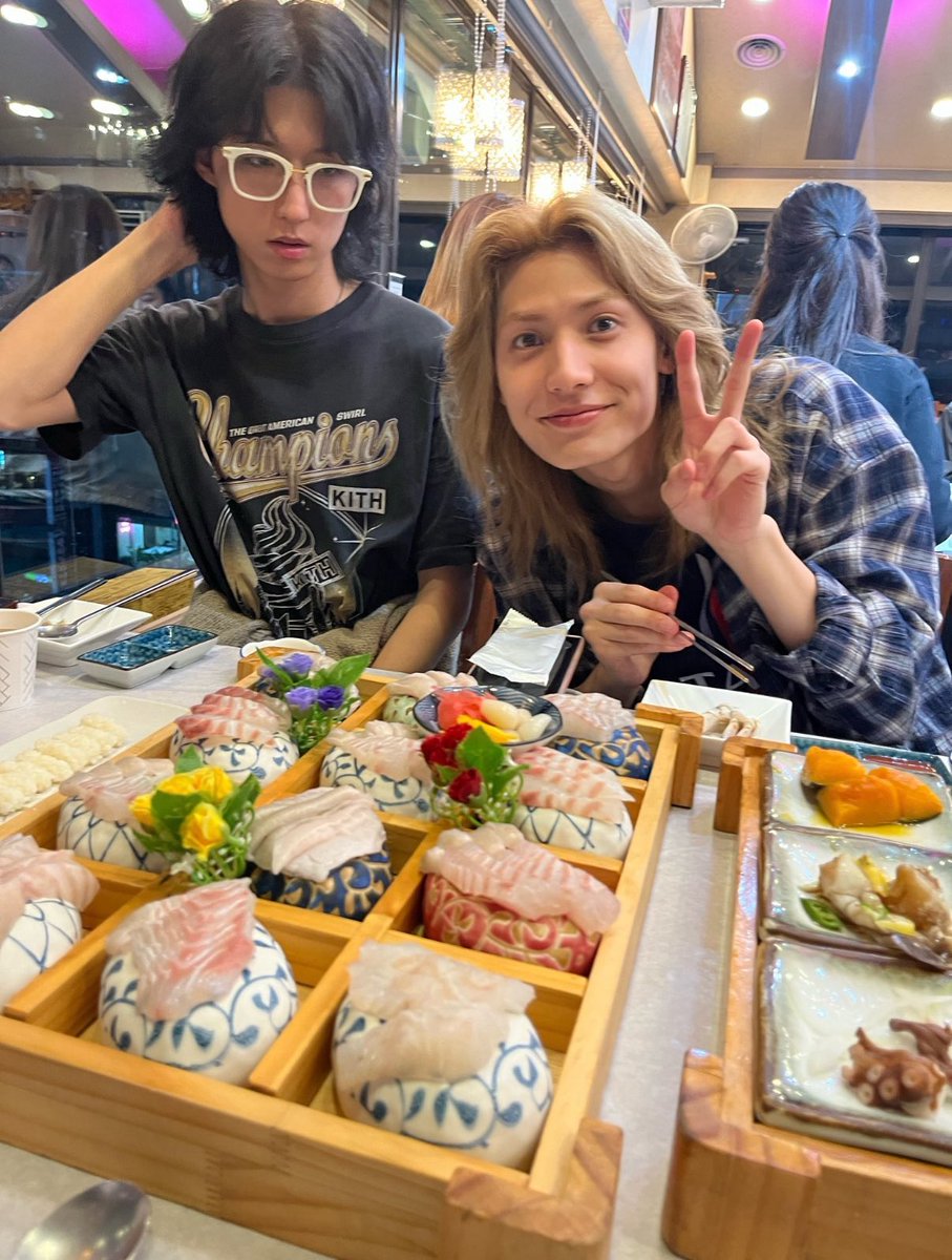 jootism's tweet image. BEFORE transition                 AFTER transition