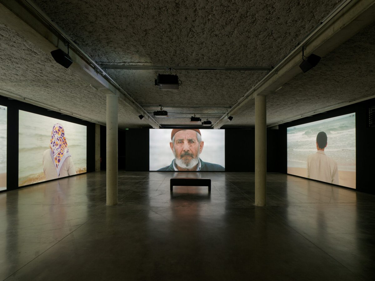I am a fan-Sophie Calle
Êtes-vous triste ? 
Mrac Occitanie, Sérignan 12 avril — 21 sept 2025
Commissariat : Clément Nouet
Revue par Guillaume Lasserre zerodeux.fr/reviews/sophie…