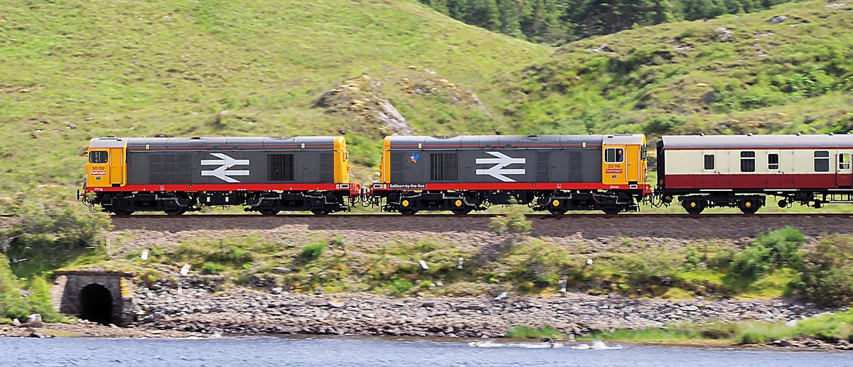 DerekRailway's tweet photo. Photo catch up 4/4 @srpsrailtours coming back from Kyle of Lochalsh https://t.co/y6vOsZEgso