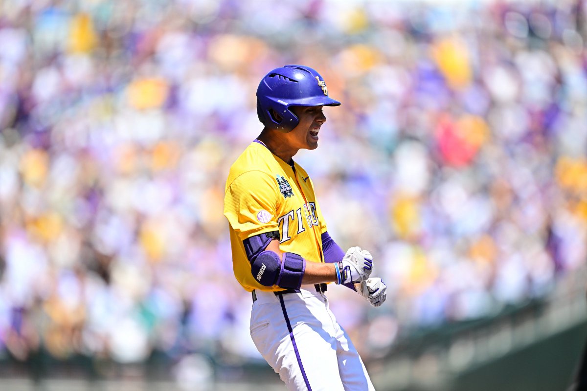 LSUbaseball's tweet photo. Stanny &amp; DC6 bring home four runs

LSU - 5
CCU - 1 https://t.co/tmKs7BDjiQ