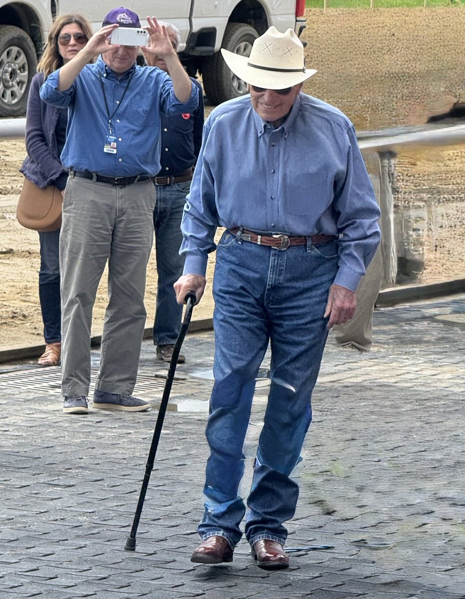 The Coach in the winner’s circle on his 89th birthday,   with a win at the Spa. 

Sad to hear the news, and wish him all the best in retirement. We’ll miss him up here.