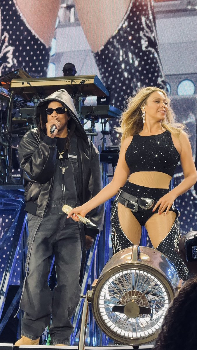 Beyoncé &amp; Jay Z performing together for the first time in 7 years

#CowboyCarterTour