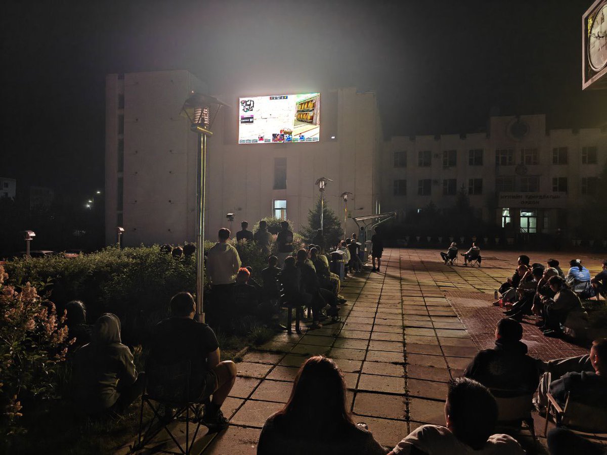 1mongolz's tweet image. Another one.