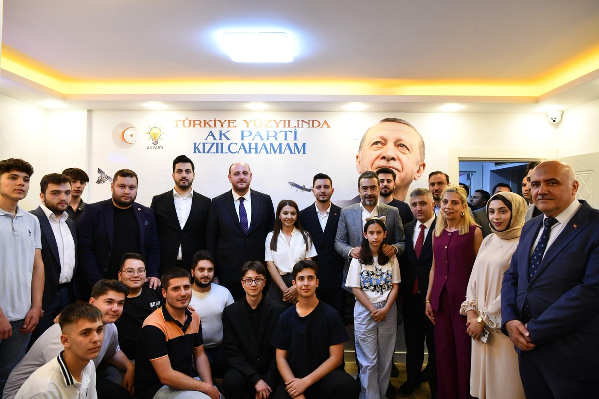 Halil ATASOY (@avhalilatasoy) on Twitter photo Genel Başkan Yardımcımız ve Teşkilat Başkanımız Sn. <a href="/abuyukgumus/">Ahmet Büyükgümüş</a>, İl Başkanımız Sn. <a href="/hakanhanozcan/">Hakan Han ÖZCAN 🇹🇷</a>, Milletvekilimiz Sn. <a href="/OsmanGokcek_/">Osman Gökçek</a> ve teşkilat mensuplarımızın katılımlarıyla; Kızılcahamam İlçe Başkanlığımızın yeni hizmet binasının açılışını coşkuyla gerçekleştirdik.
Yeni Genel Başkan Yardımcımız ve Teşkilat Başkanımız Sn. <a href="/abuyukgumus/">Ahmet Büyükgümüş</a>, İl Başkanımız Sn. <a href="/hakanhanozcan/">Hakan Han ÖZCAN 🇹🇷</a>, Milletvekilimiz Sn. <a href="/OsmanGokcek_/">Osman Gökçek</a> ve teşkilat mensuplarımızın katılımlarıyla; Kızılcahamam İlçe Başkanlığımızın yeni hizmet binasının açılışını coşkuyla gerçekleştirdik.
Yeni