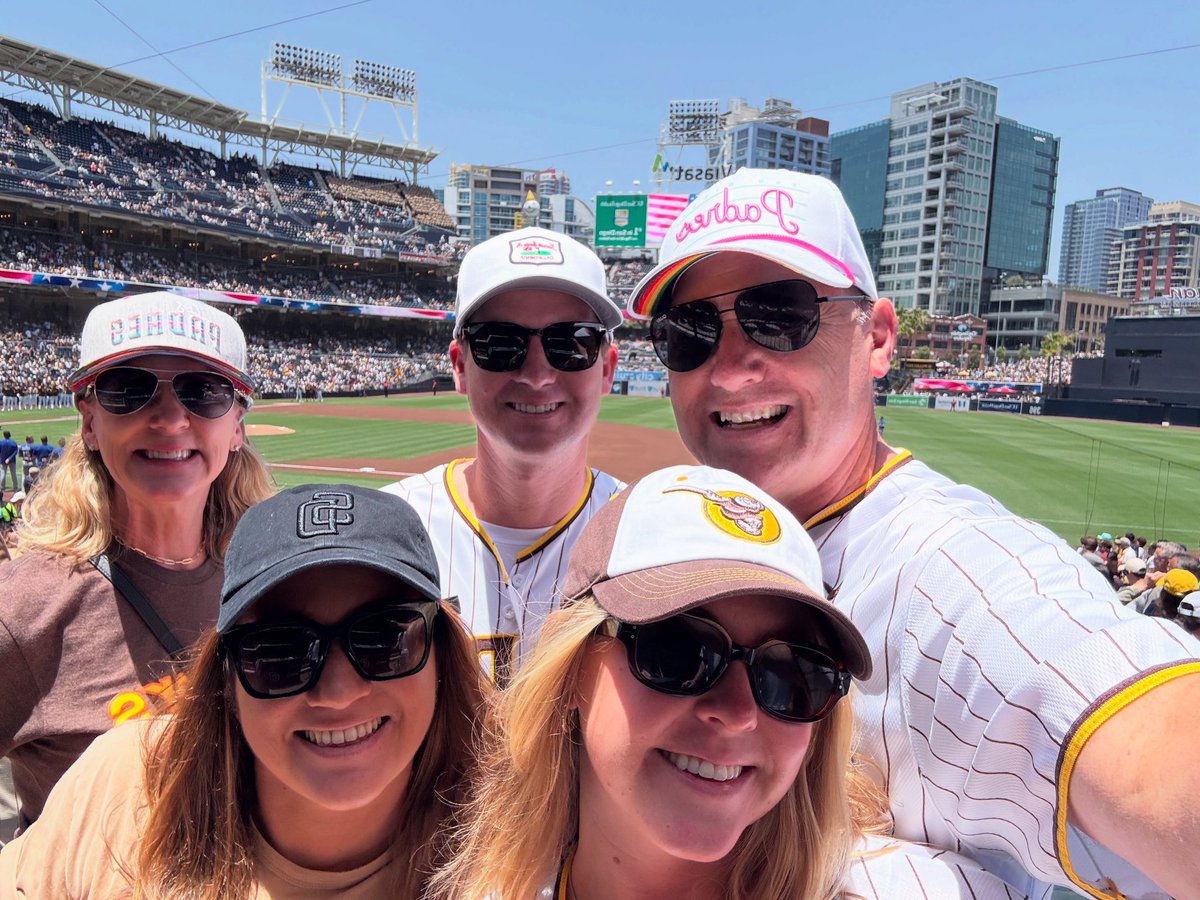 BatBoy84's tweet photo. #ForTheFaithful  #Padres https://t.co/rTxnZhB75A
